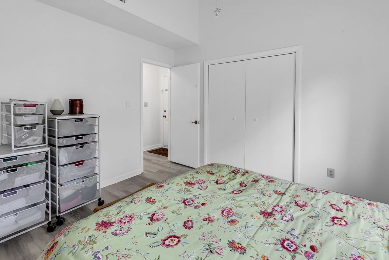 500 Fairway Village Dr.  Photo 9