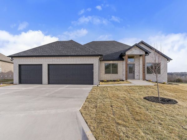 5940 S Hearthstone Court , Springfield, MO 65810