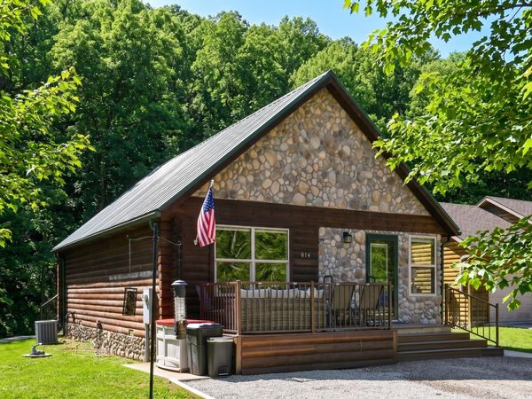 814 Peace In Valley Road, Blue Eye, MO 65611
