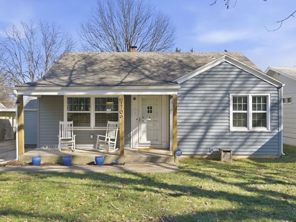 1706 S Delaware Avenue, Springfield, MO 65804
