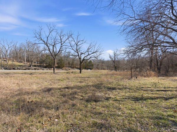 1626 E Farm Road 92, Springfield, MO 65803