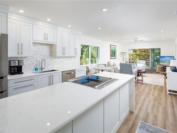 333 4th AVE S, Unit 303, NAPLES, FL 34102