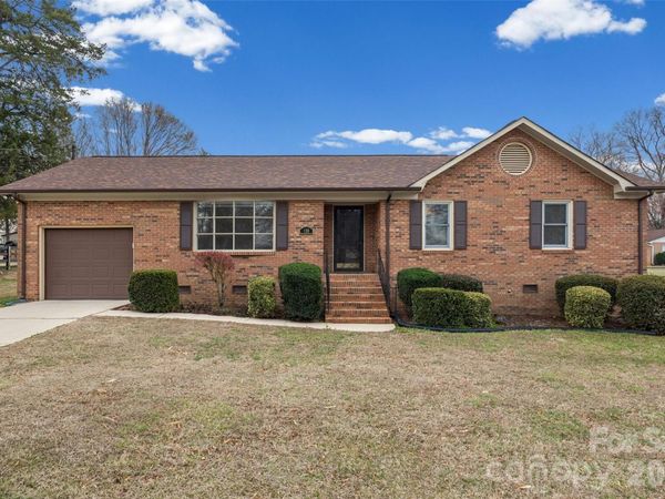 126 Oakside Drive, Harrisburg, NC 28075