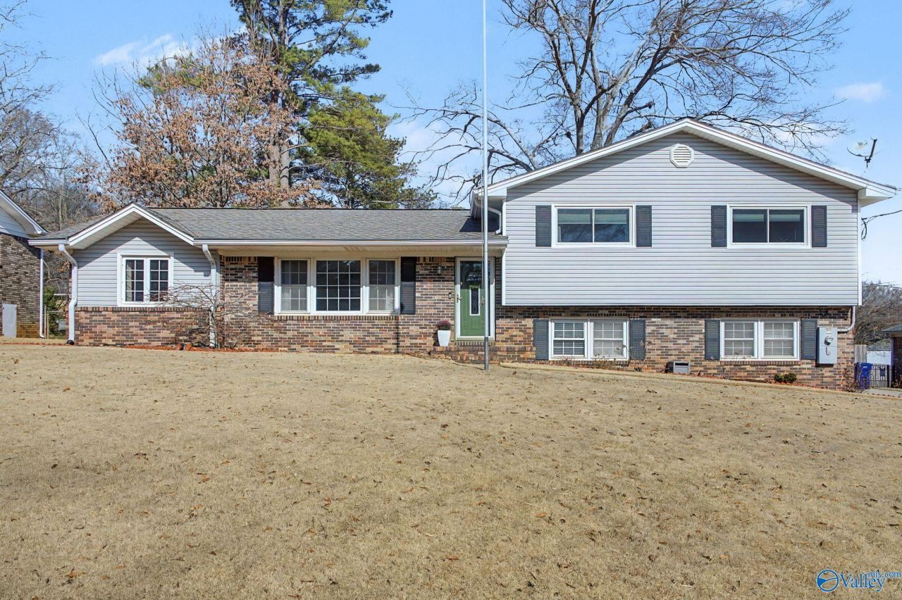 811 Forrest Heights Drive Se, Huntsville, AL 35802 Main Photo