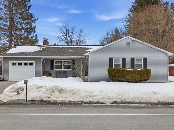 37 Sterling St, Lancaster, MA 01523