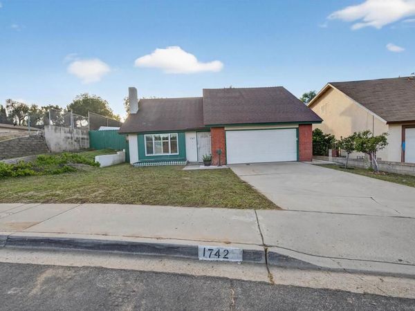 1742 Drexel Dr, Lemon Grove, CA 91945