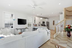 44 Dereef Court photo 4