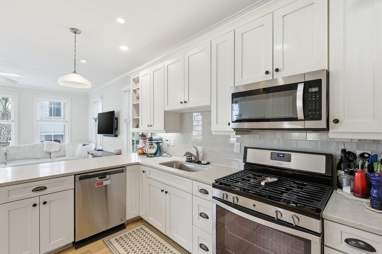 44 Dereef Court Photo 8