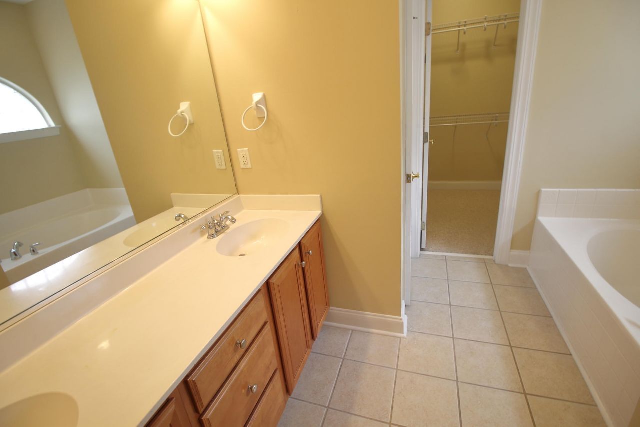 102 Long Cove Bend Photo 12