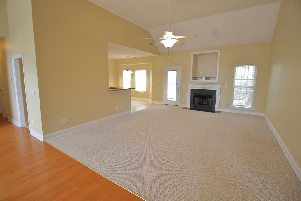 102 Long Cove Bend Photo 4