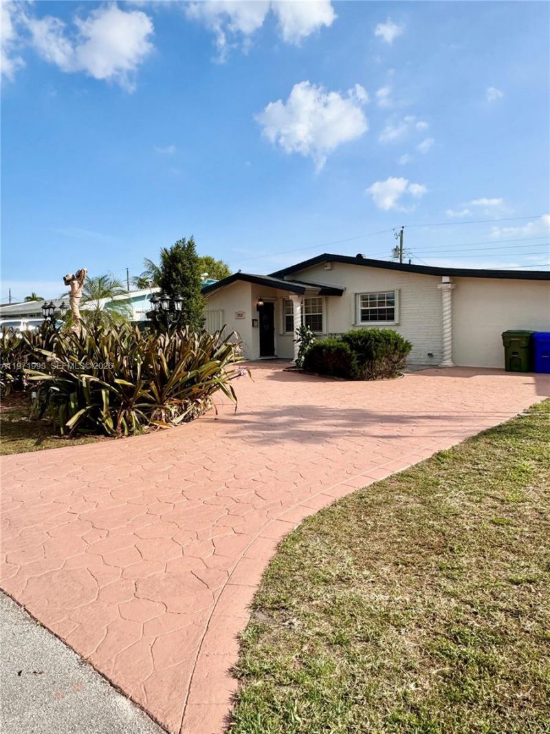 7910 NW 12th St, Pembroke Pines, FL 33024 Photo
