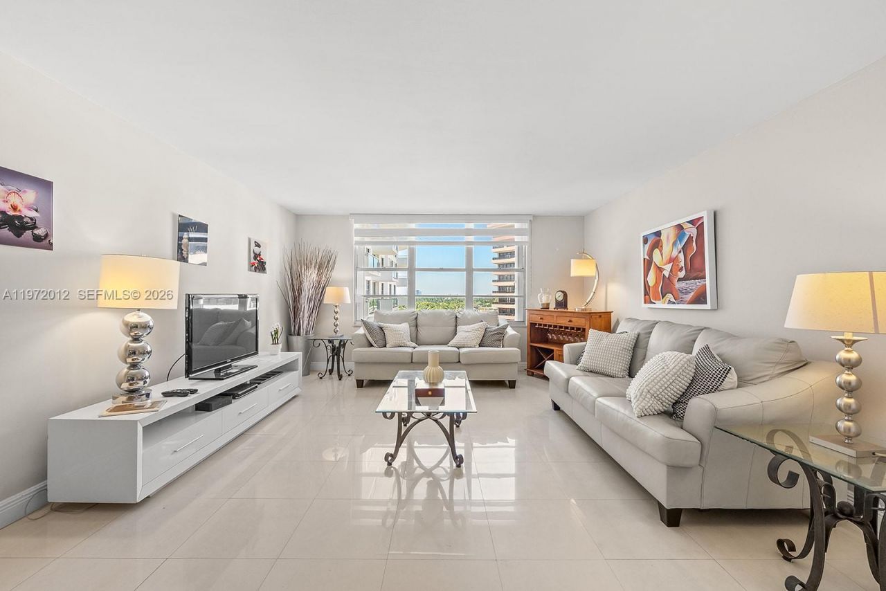 5161 Collins Ave, Unit 910, Miami Beach, FL 33140 Photo