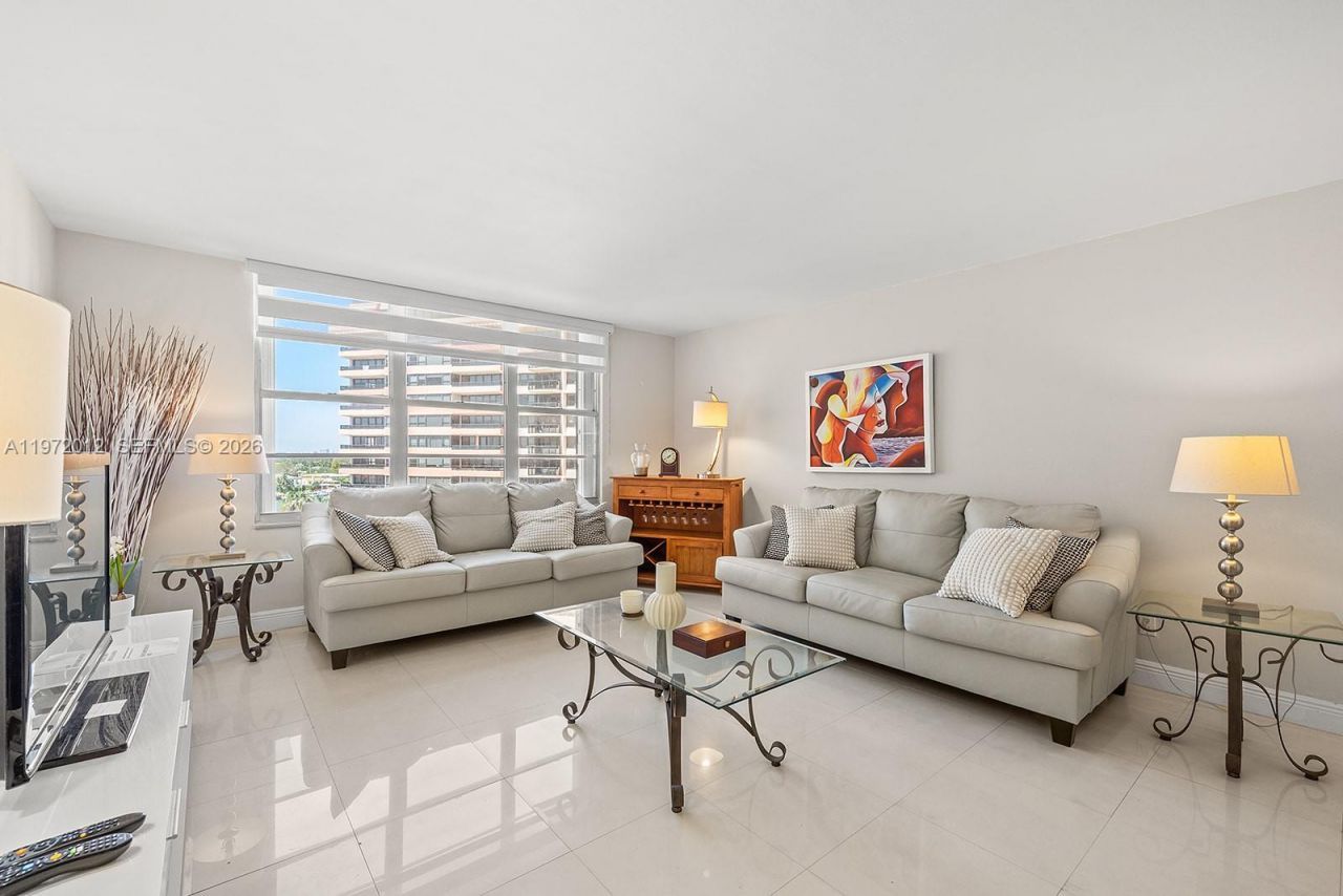 5161 Collins Ave, Unit 910, Miami Beach, FL 33140 Photo