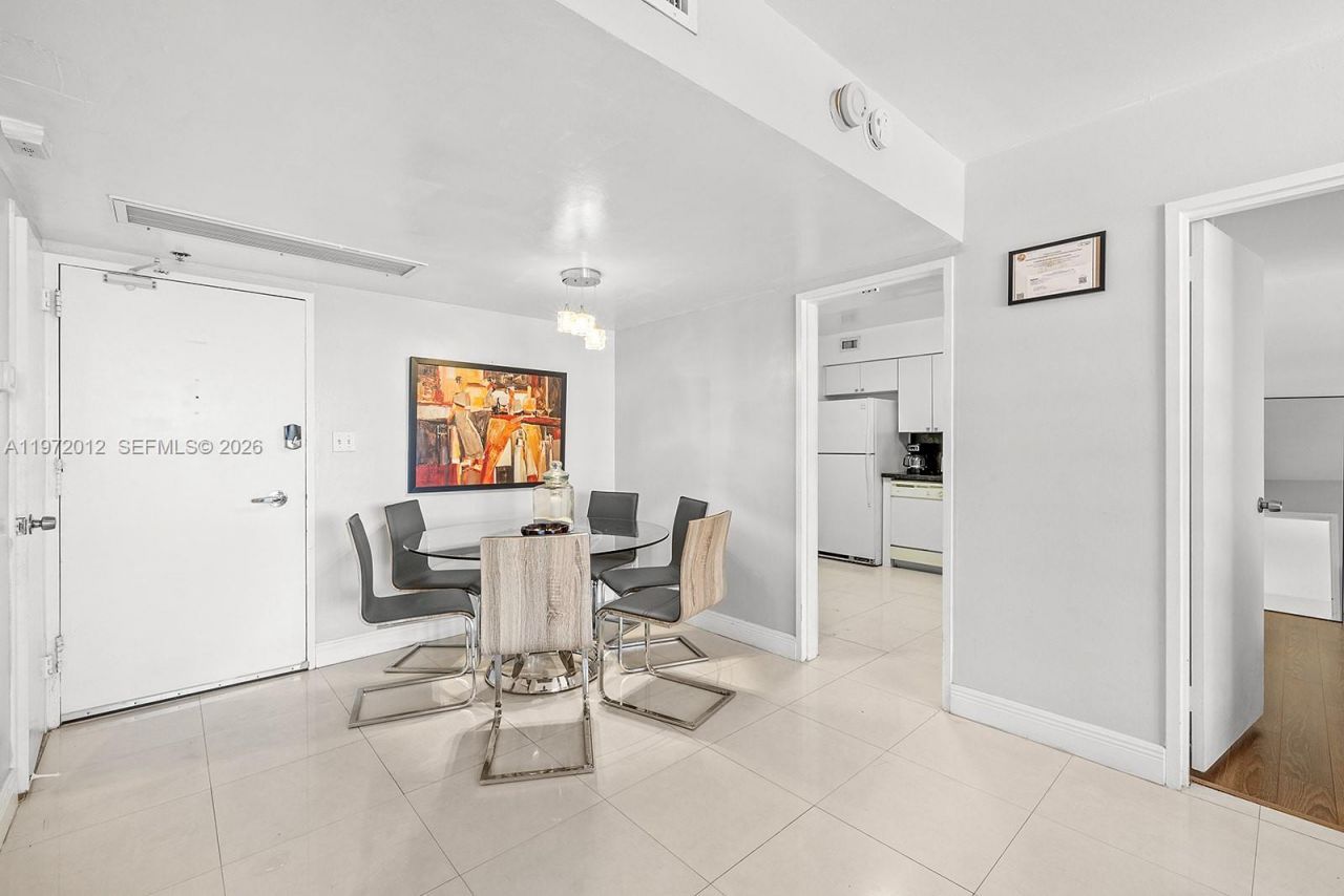 5161 Collins Ave, Unit 910, Miami Beach, FL 33140 Photo