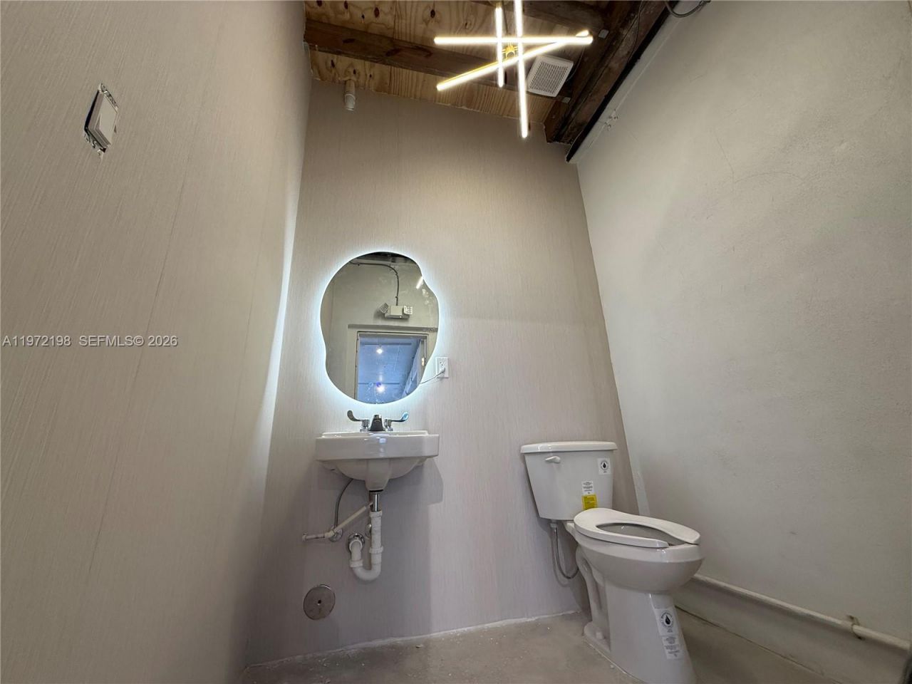 561 NW 29th St , Miami, FL 33127 Photo