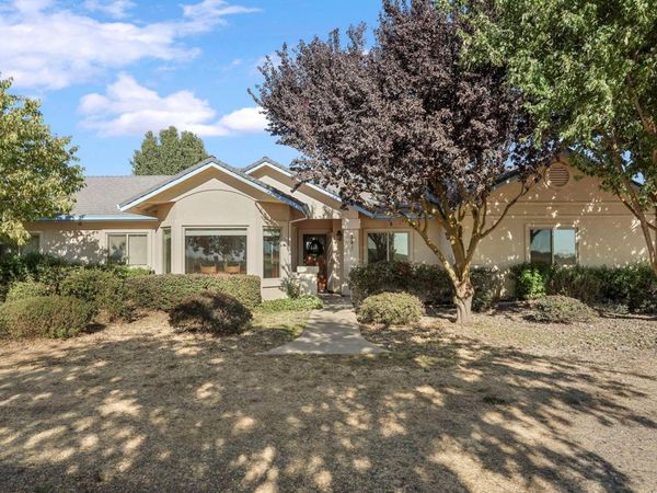 6120 Eschinger Rd, Elk Grove, CA 95757