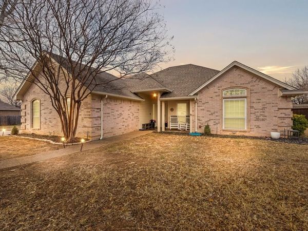 201 Brianne Court, Joshua, TX 76058