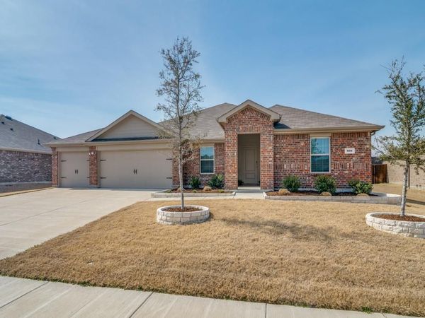 806 Martingale Drive, Nevada, TX 75173