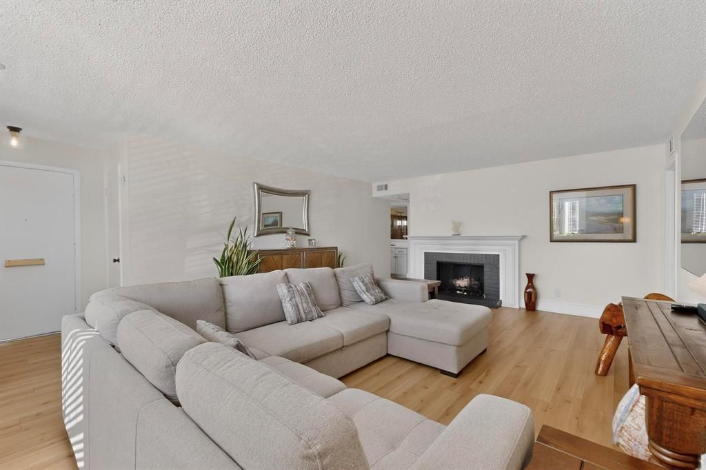 5939 Copperwood Lane, Unit 1153, Dallas, TX 75248 Main Photo
