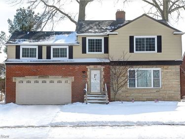 15801 Edgecliff Avenue, Cleveland, OH 44111