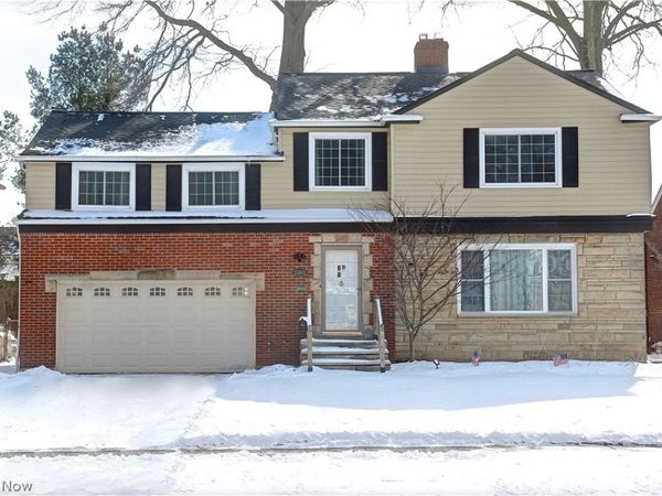 15801 Edgecliff Avenue, Cleveland, OH 44111