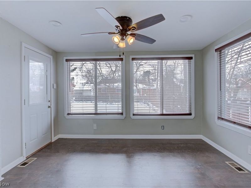 15801 Edgecliff Avenue, Cleveland, OH 44111 Photo 10