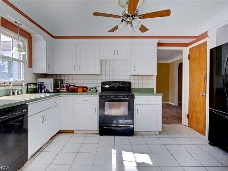 15801 Edgecliff Avenue, Cleveland, OH 44111 Photo 13