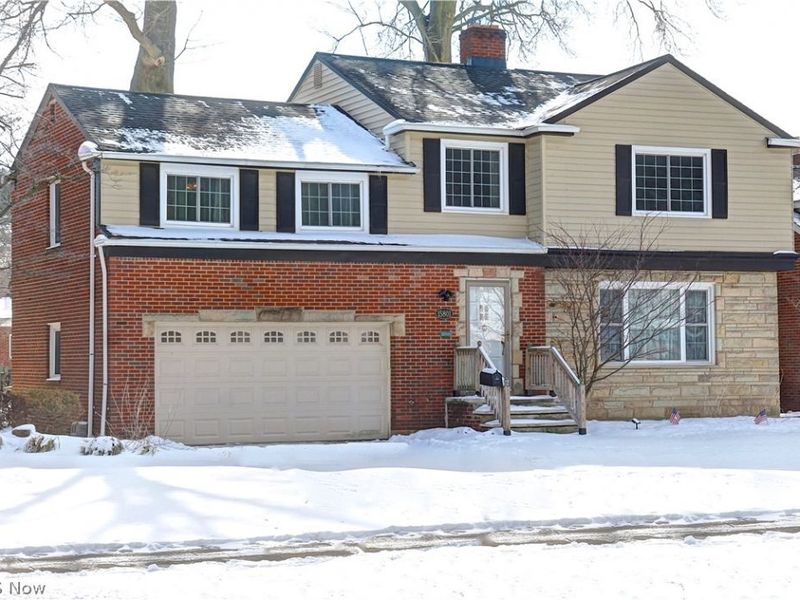 15801 Edgecliff Avenue, Cleveland, OH 44111 Photo 2