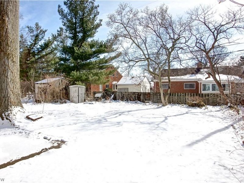 15801 Edgecliff Avenue, Cleveland, OH 44111 Photo 34