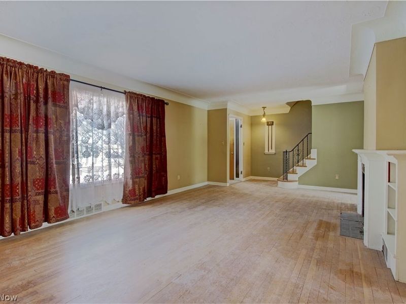 15801 Edgecliff Avenue, Cleveland, OH 44111 Photo 4