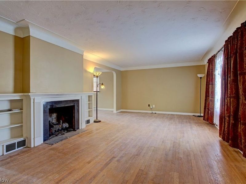 15801 Edgecliff Avenue, Cleveland, OH 44111 Photo 7