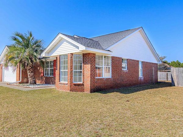 5076 Cassia Dr, Pensacola, FL 32506