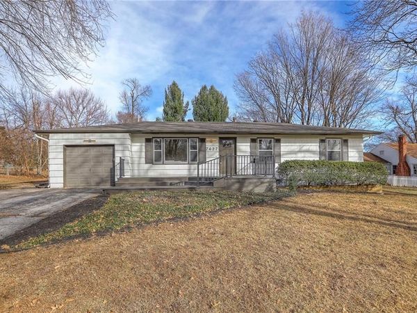 7627 Pawnee Street, Prairie Village, KS 66208