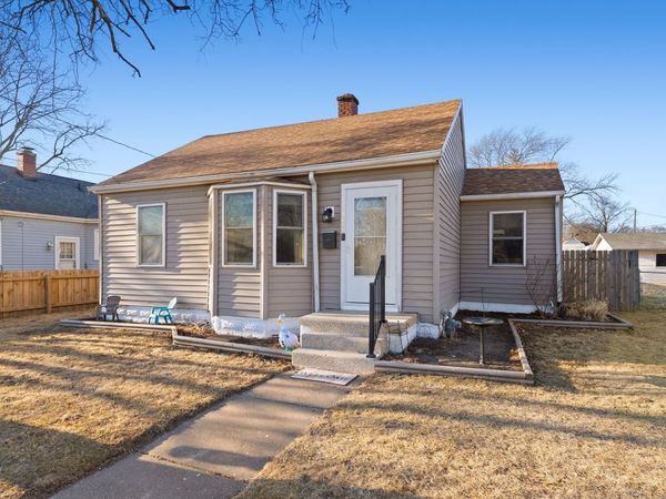 3128 McKinley Avenue , Davenport, IA 52802