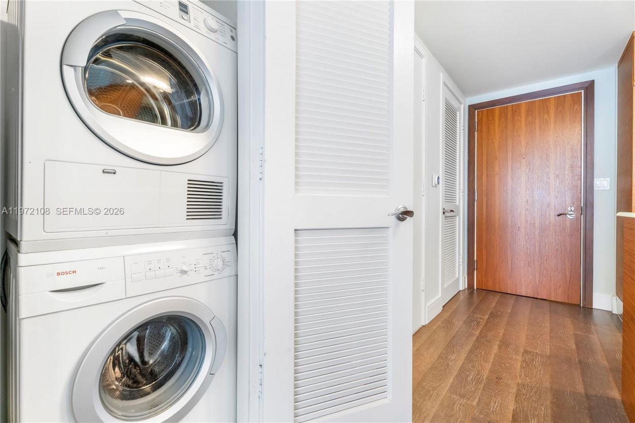 5875 Collins Ave , Unit 1004, Miami Beach, FL 33140 Photo