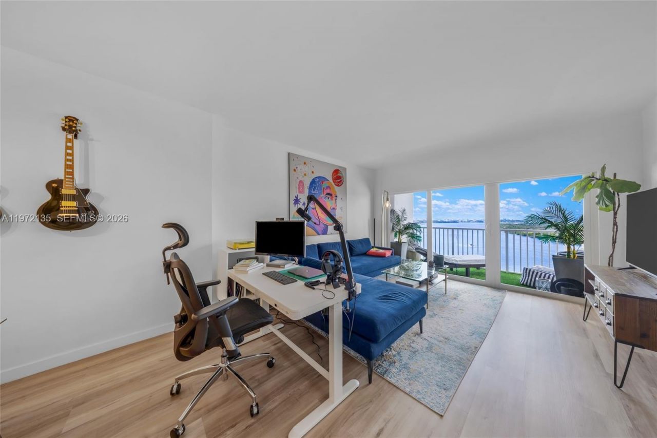 300 Bayview Dr , Unit 1614, Sunny Isles Beach, FL 33160 Photo