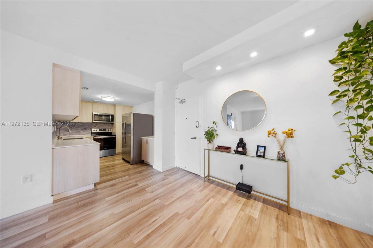 300 Bayview Dr , Unit 1614, Sunny Isles Beach, FL 33160 Photo