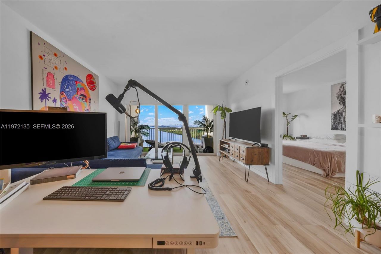 300 Bayview Dr , Unit 1614, Sunny Isles Beach, FL 33160 Photo