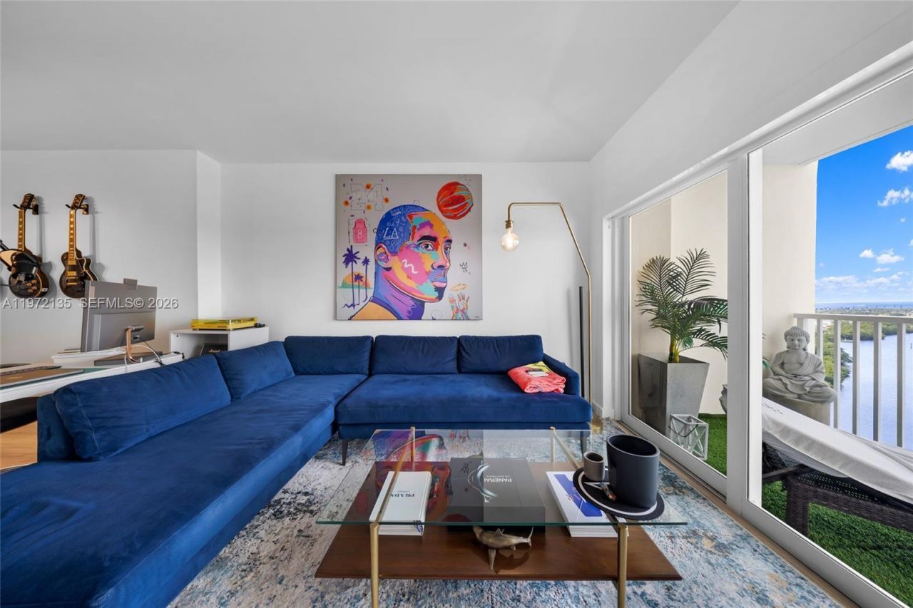 300 Bayview Dr , Unit 1614, Sunny Isles Beach, FL 33160 Photo