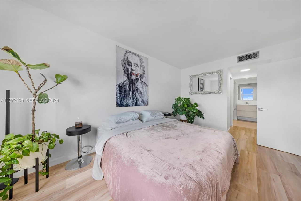 300 Bayview Dr , Unit 1614, Sunny Isles Beach, FL 33160 Photo