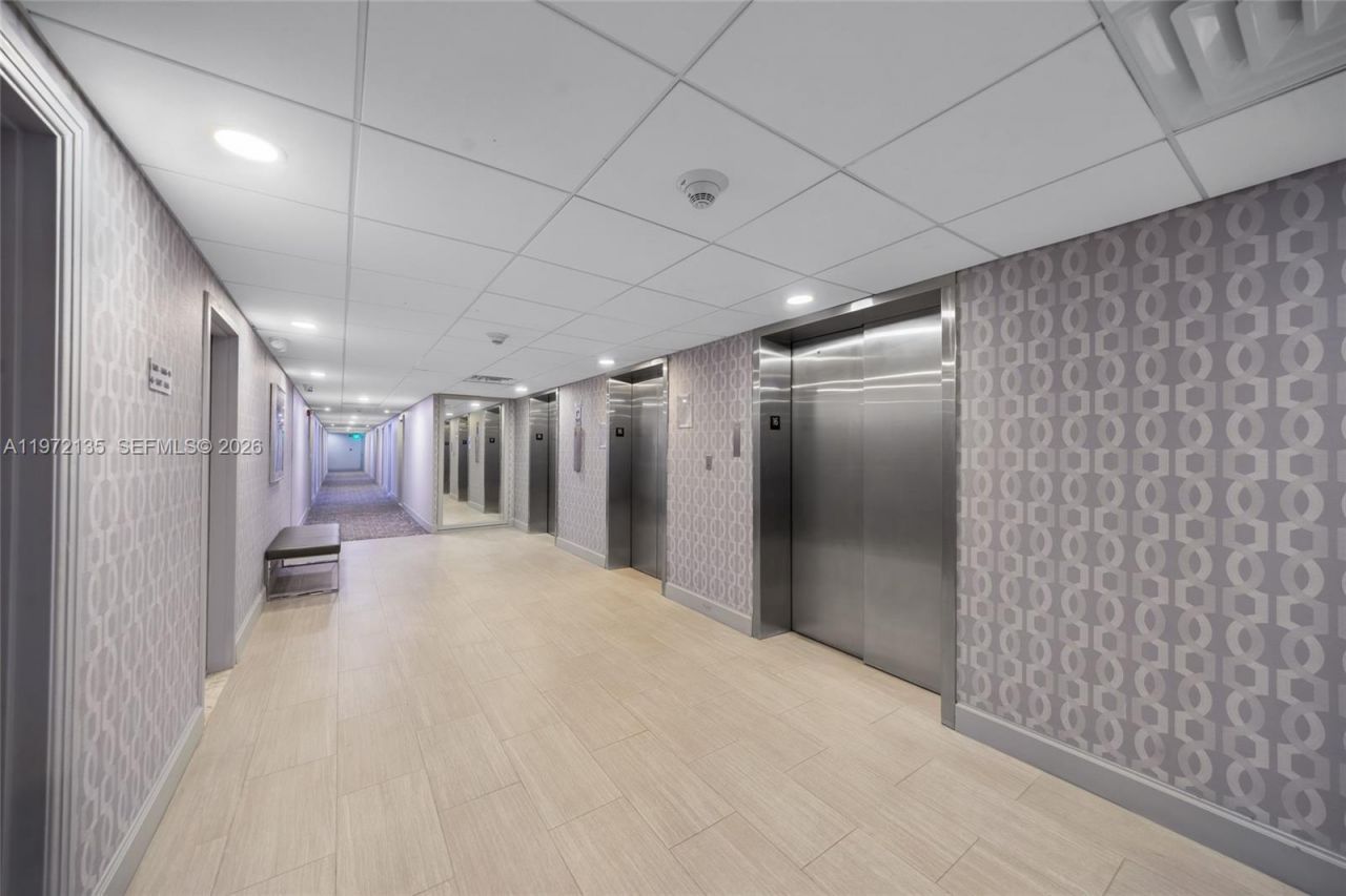 300 Bayview Dr , Unit 1614, Sunny Isles Beach, FL 33160 Photo