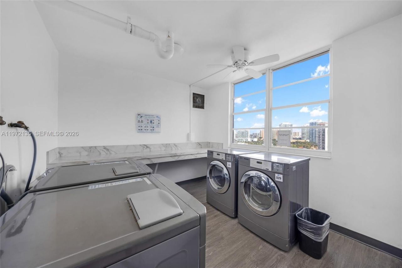 300 Bayview Dr , Unit 1614, Sunny Isles Beach, FL 33160 Photo