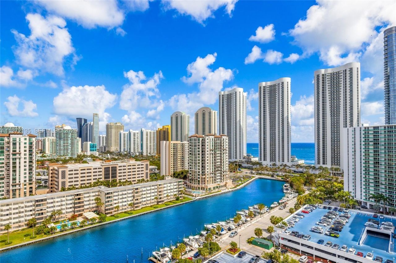 300 Bayview Dr , Unit 1614, Sunny Isles Beach, FL 33160 Photo