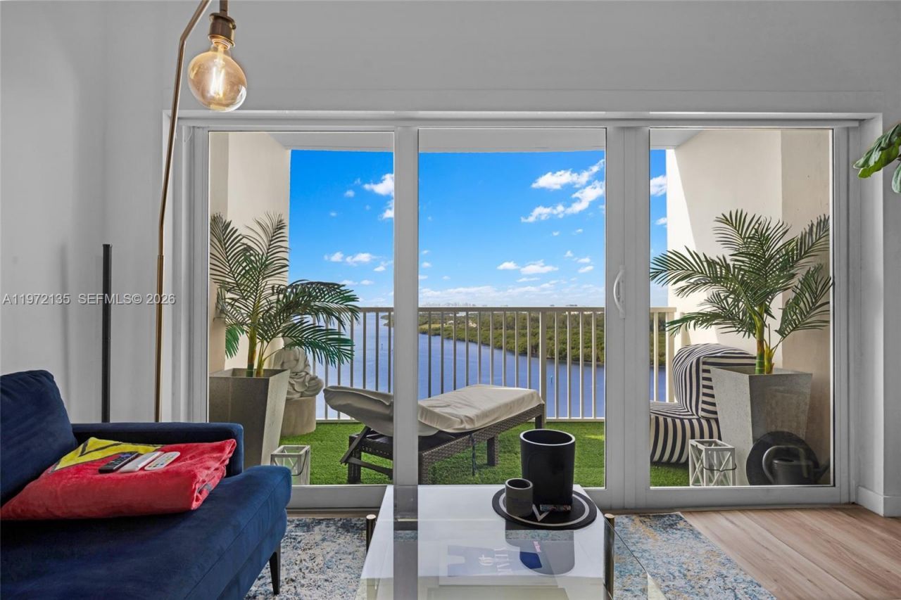300 Bayview Dr , Unit 1614, Sunny Isles Beach, FL 33160 Photo