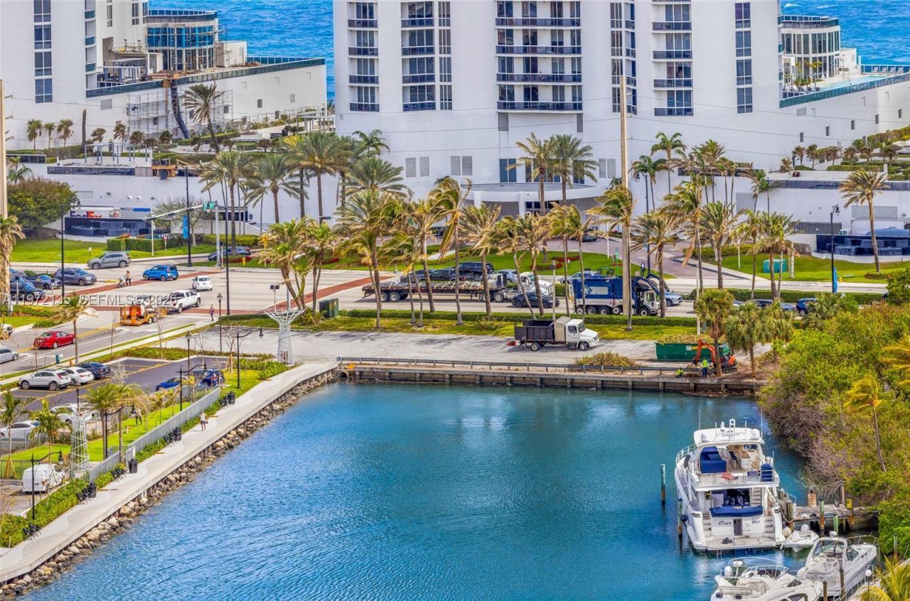 300 Bayview Dr , Unit 1614, Sunny Isles Beach, FL 33160 Photo