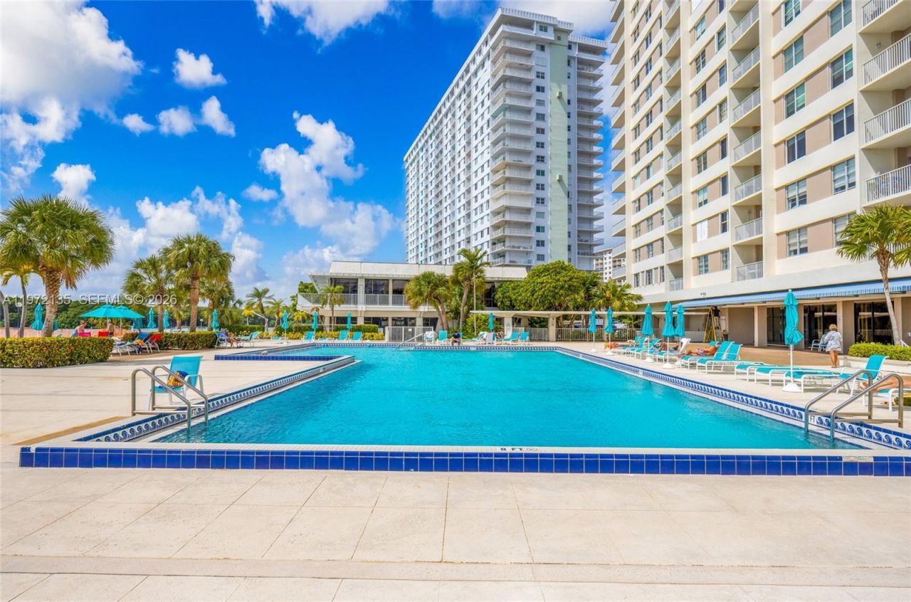 300 Bayview Dr , Unit 1614, Sunny Isles Beach, FL 33160 Photo