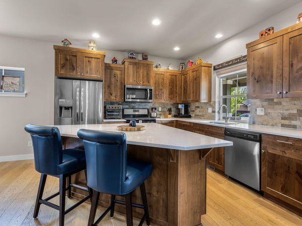 2713 NE Black Oak Place, Bend, OR 97701
