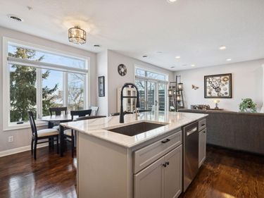 337 Willoughby Way W, Minnetonka, MN 55305