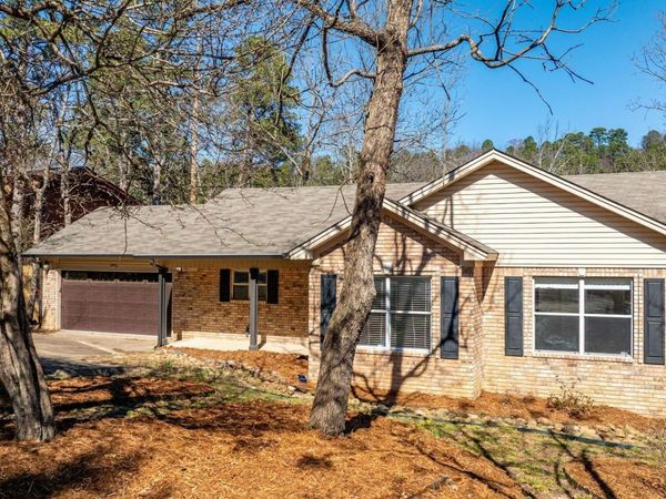 10700 Bainbridge Dr Drive, Little Rock, AR 72212