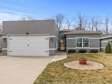 2709 Sonora Valley Drive, Blue Springs, MO 64014